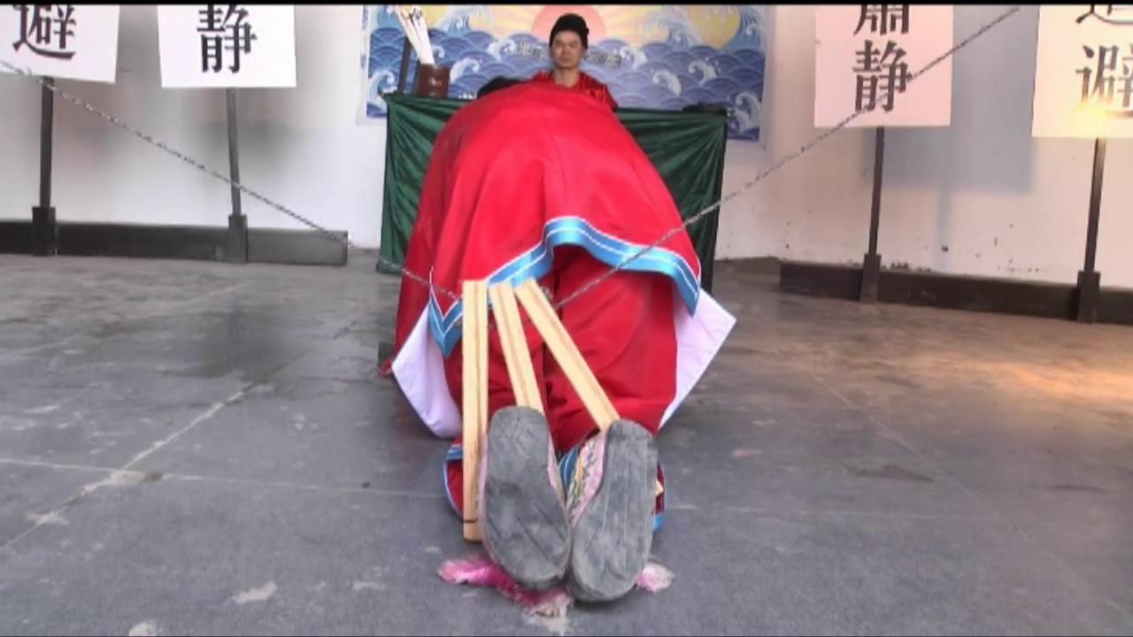 胜景山庄 香罗带冤案第一部[00-22-25][20250413-181101151].jpg