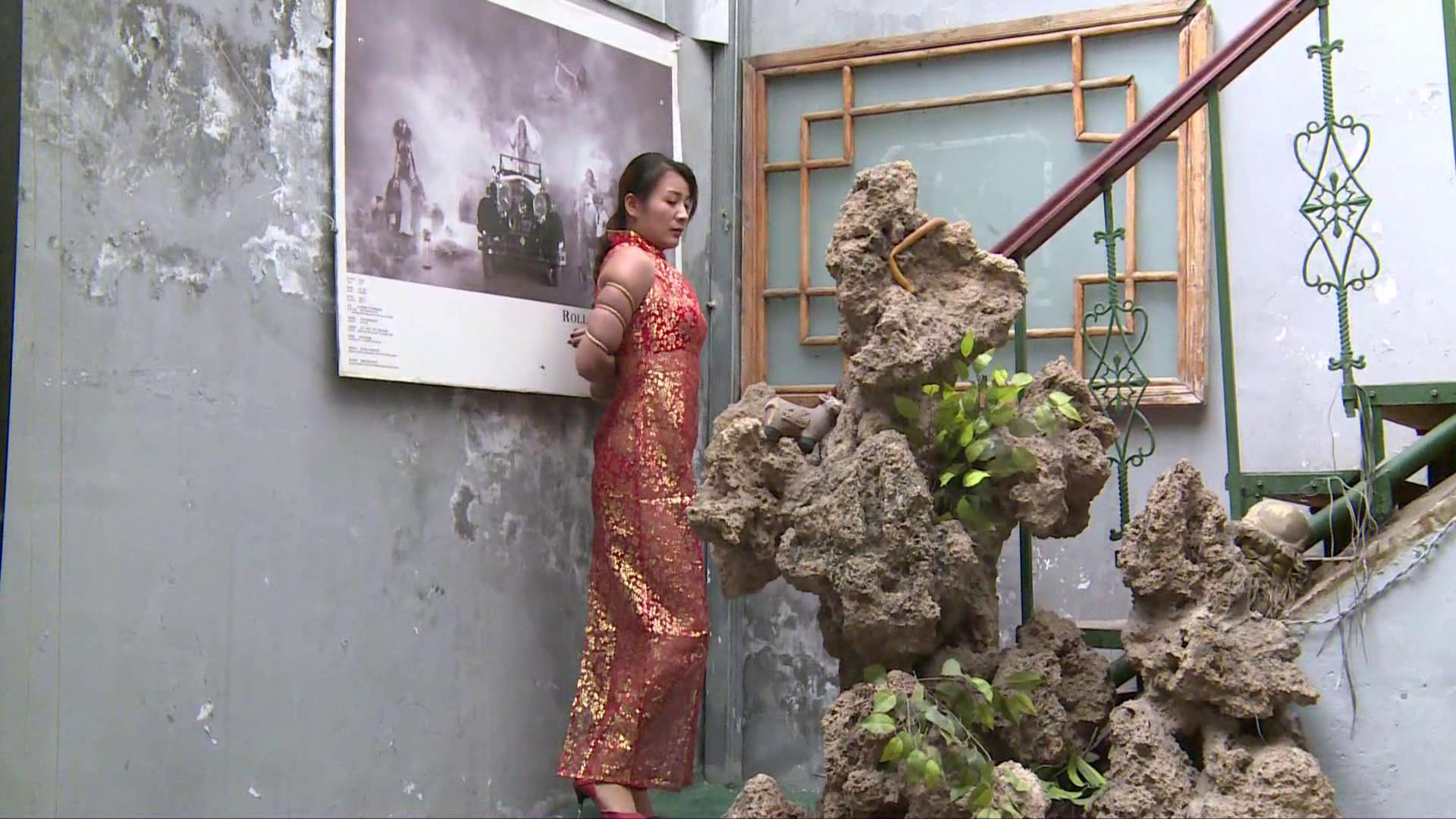 丽佳美亚 肉丝俏女红旗袍[00-05-42][20250417-064501974].jpg