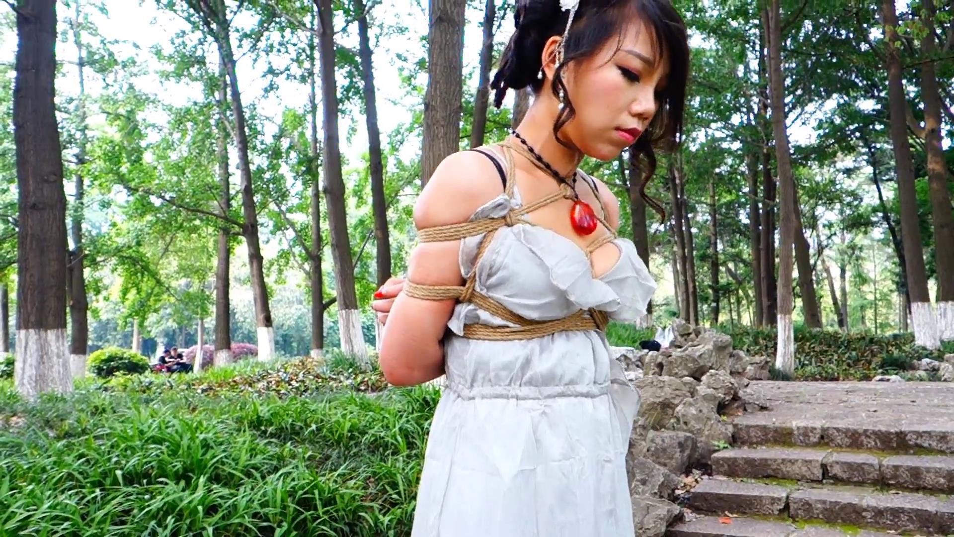 嫣儿野外[00-18-13][20250430-065327730].jpg
