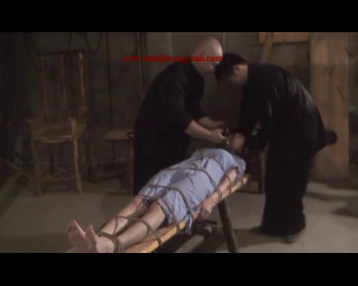 怀旧影苑 巾帼英魂[00-34-41][20250506-180034571].jpg