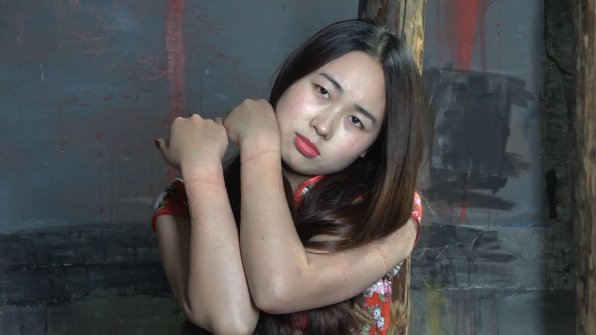 MJ影视 红旗袍女烈 王琳 跟拍视频[00-23-18][20250513-072906567].jpg