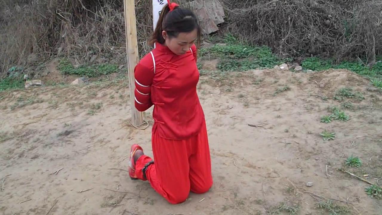 MJ影视 红衣女子五花重镣[00-05-15][20250518-083921166].jpg