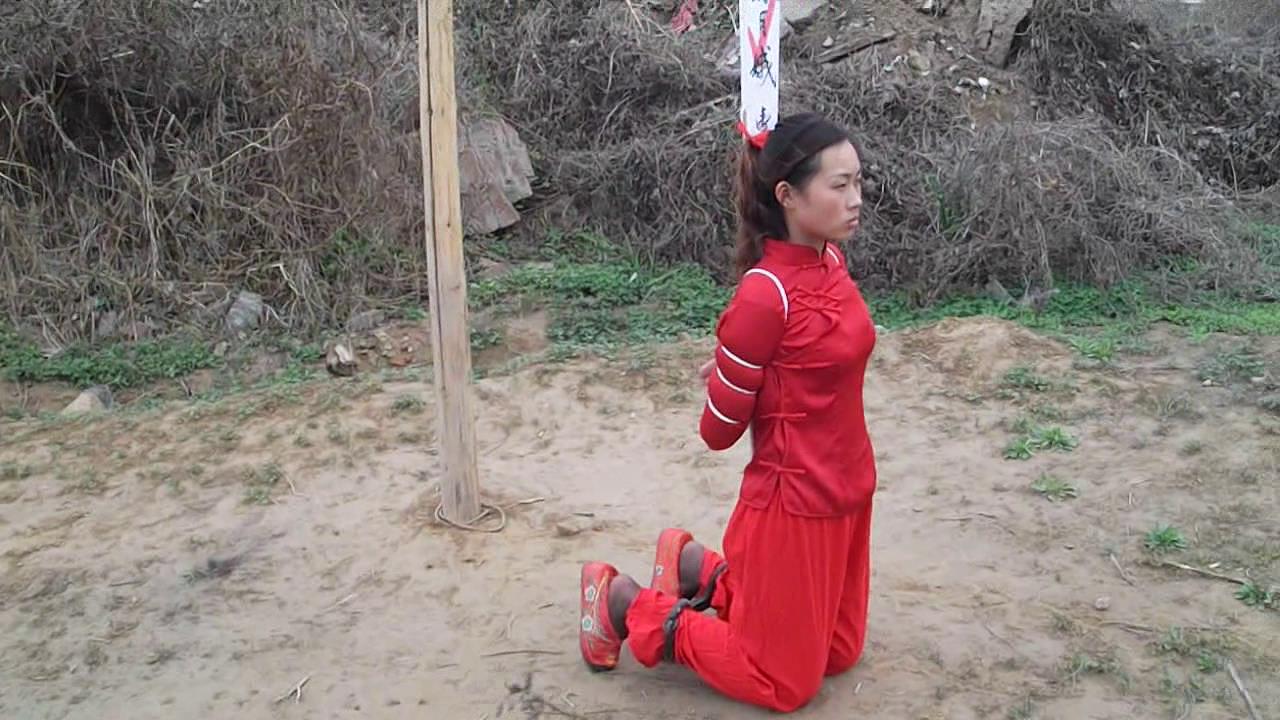 MJ影视 红衣女子五花重镣[00-05-22][20250518-083857988].jpg