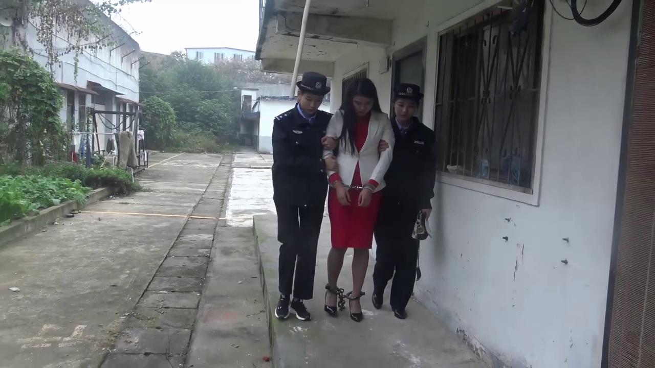 梨花雨 秋寒 女囚吴静[00-05-10][20250612-133424858].jpg