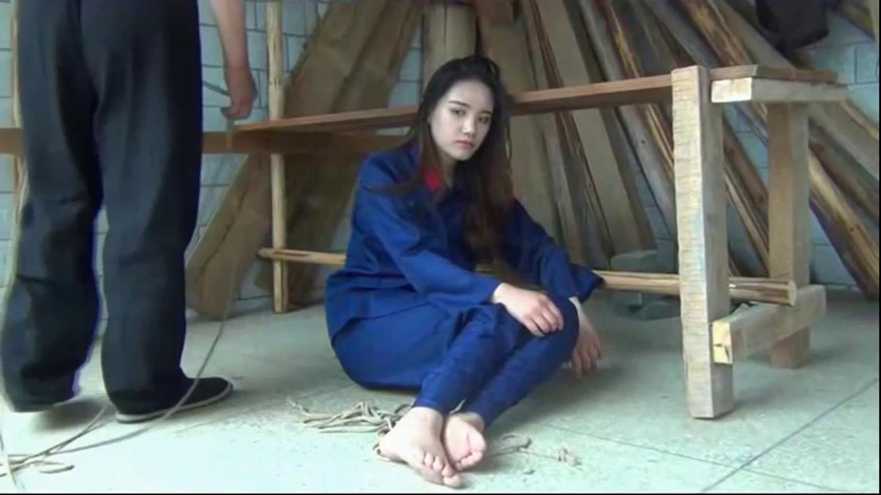 新胭脂扣-杨帆，刑讯女烈，拍摄花絮第二部[00-16-41][20251102-182202271].jpg